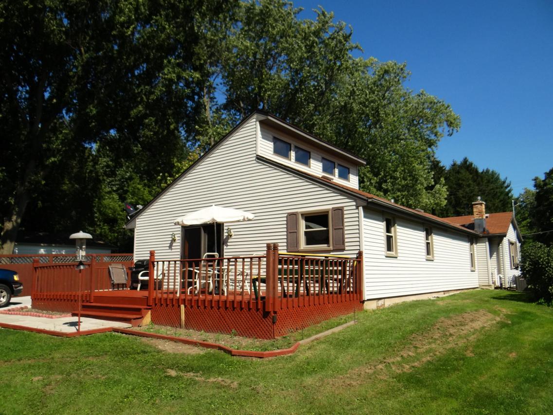 2620 Cozy Acres Rd, Mount Pleasant, WI 53406