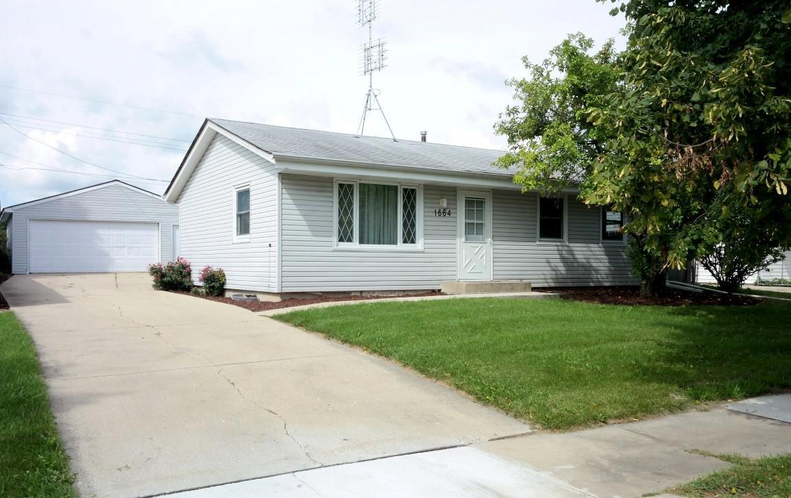 1664 19th Ave, Kenosha, WI 53140