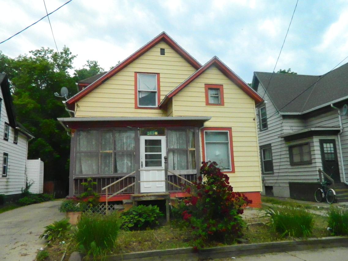 1630 Charles St, Racine, WI 53404