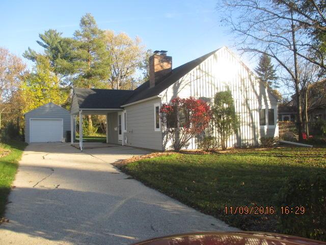 53 Columbia Ave., Waukesha, WI 53186