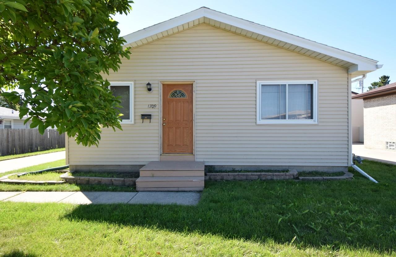 1709 21st St, Racine, WI 53403