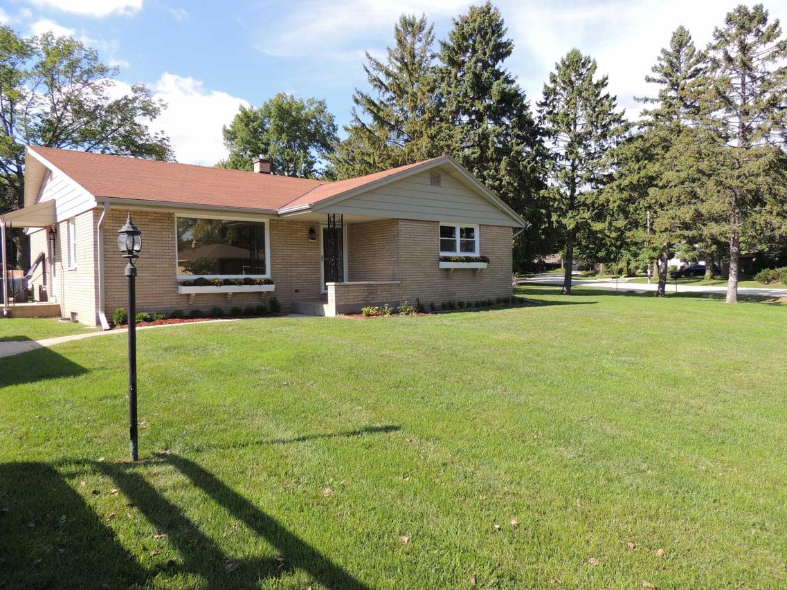5271 S 115th St., Hales Corners, WI 53130
