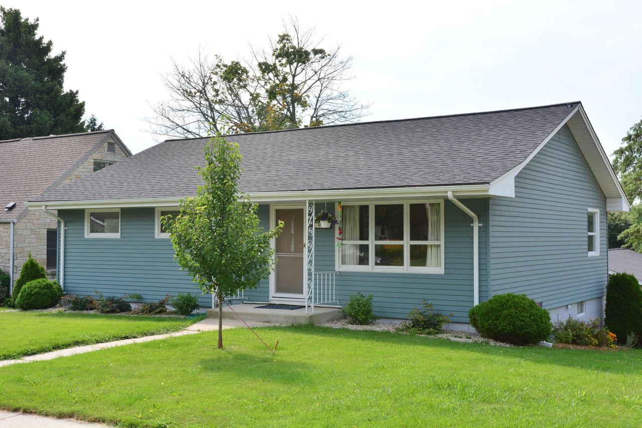 921 W Lincoln Ave, Port Washington, WI 53074