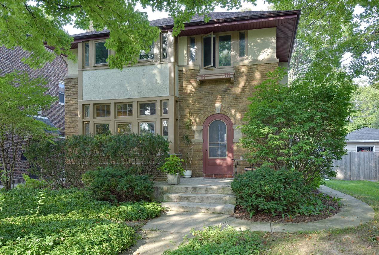 4137 N Farwell Ave, Shorewood, WI 53211