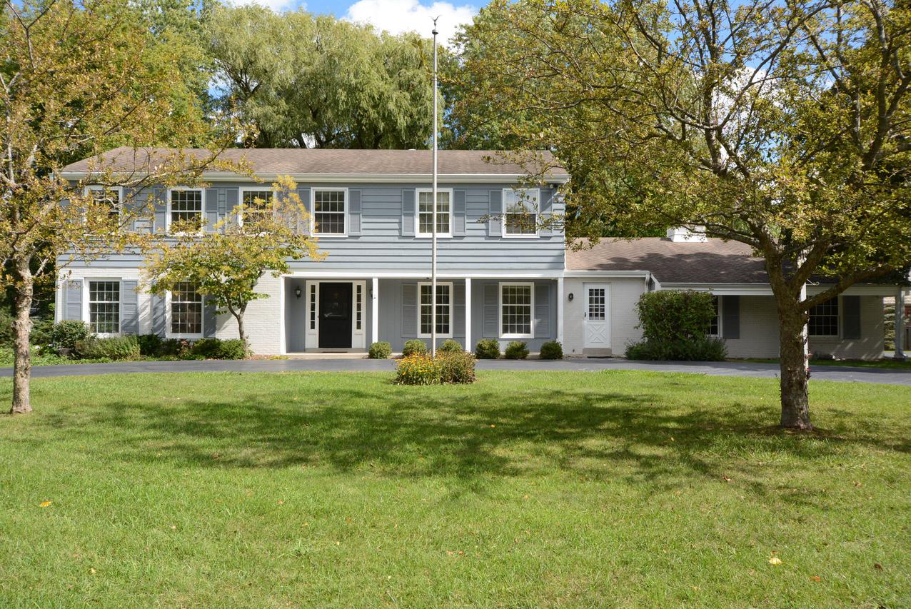 9550 N Wakefield Ct., Bayside, WI 53217
