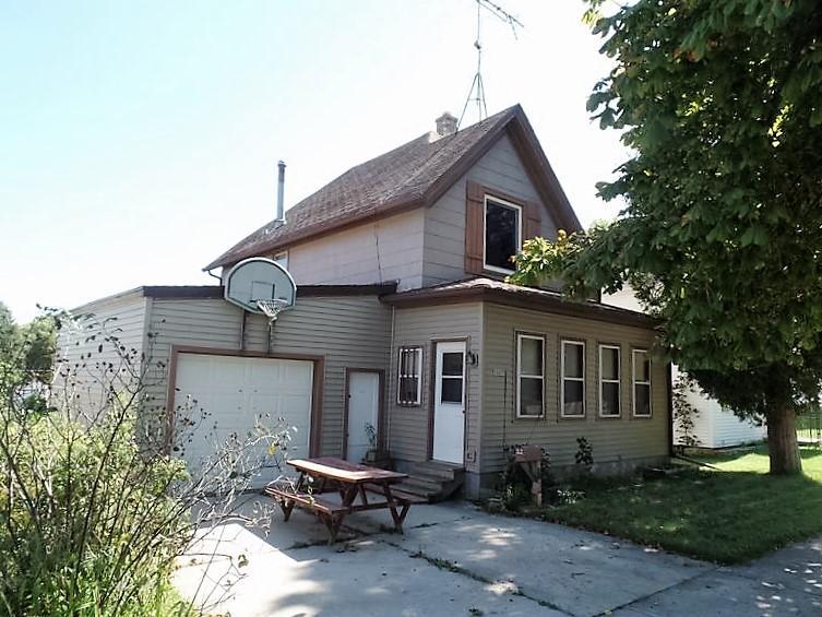 1527 S 10th St, Sheboygan, WI 53081