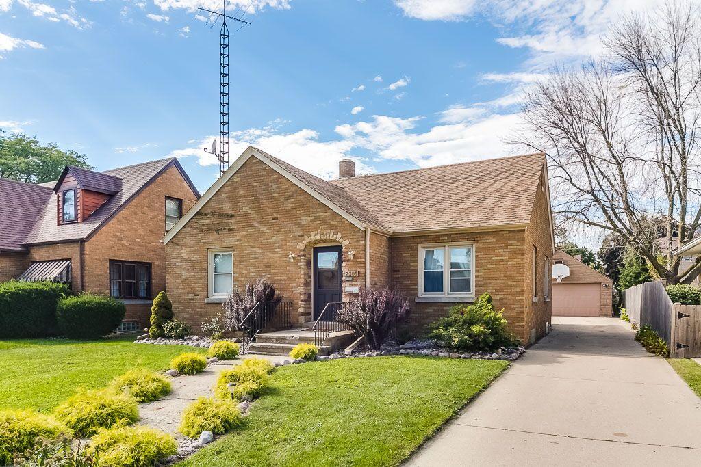 2306 Lincoln Rd, Kenosha, WI 53143