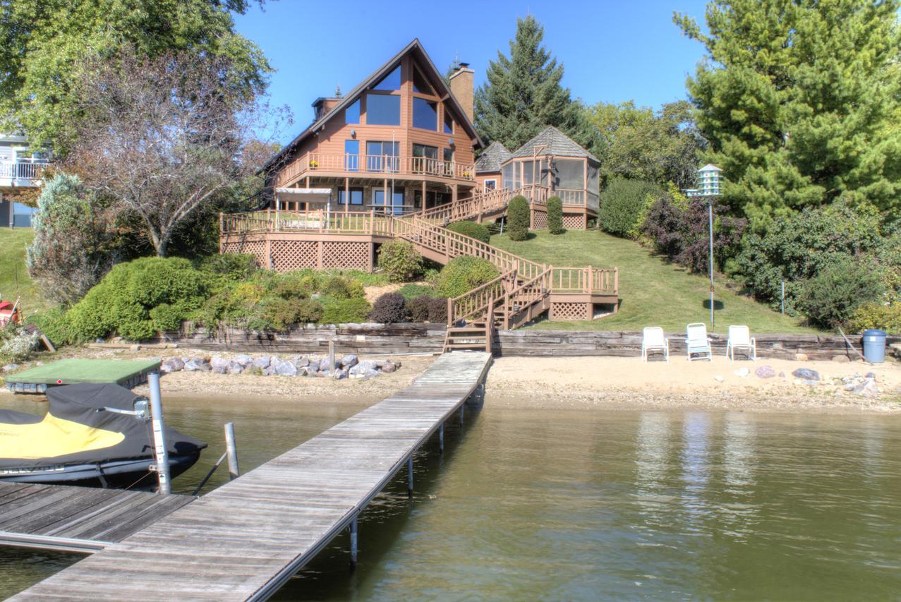 N7370 Krahn Dr., Whitewater, WI 53190