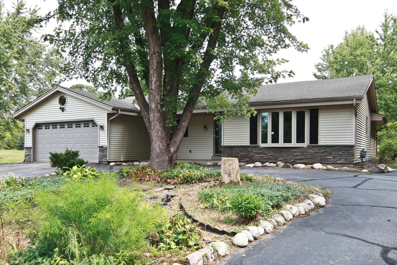 S74W31058 Florence Ct., Mukwonago, WI 53149