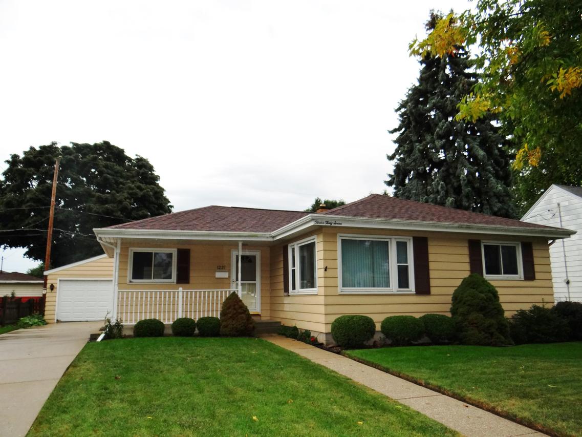 1237 South St, Racine, WI 53402