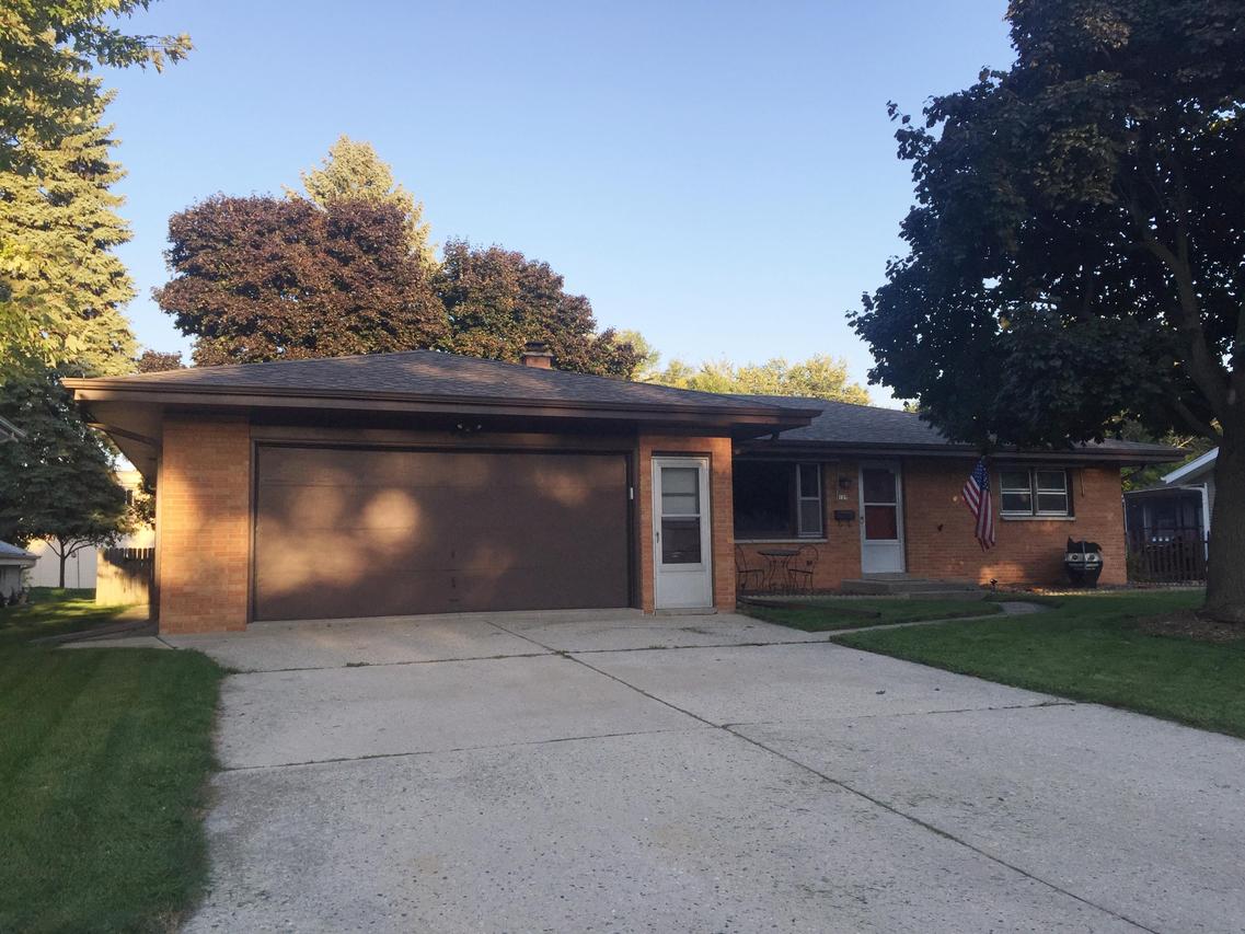 127 N 15th Ave., West Bend, WI 53095