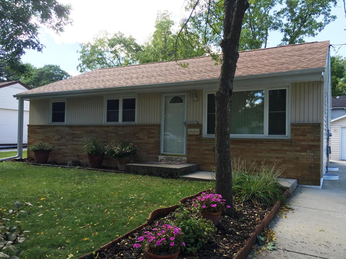 5623 Exeter St, Greendale, WI 53129
