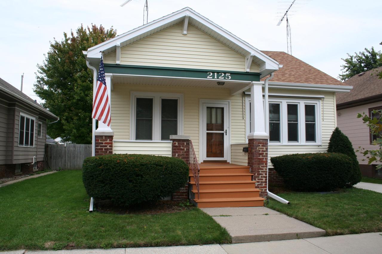 2125 Green St, Racine, WI 53402