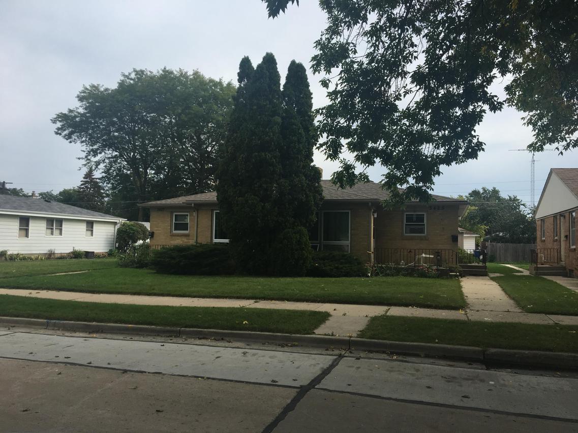 3427 10th Ave, Racine, WI 53402