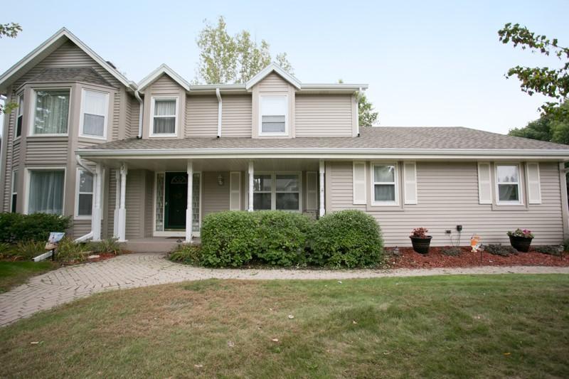 931 Kentwood Dr, Caledonia, WI 53402