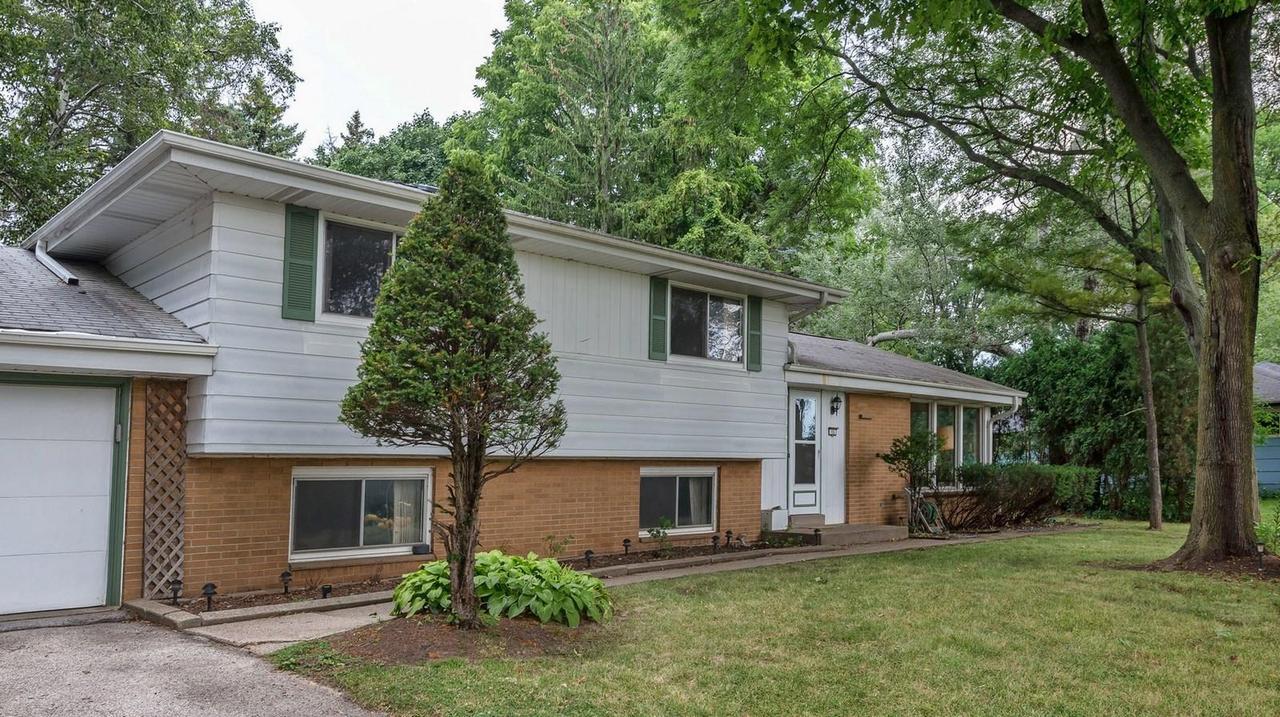 155 S Columbia Blvd., Brookfield, WI 53005