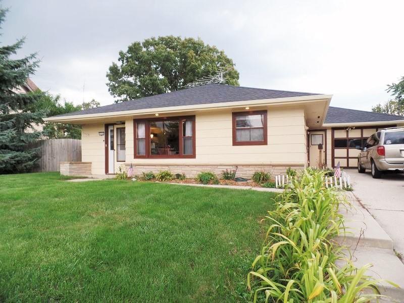 2531 Calumet Dr, Sheboygan, WI 53083