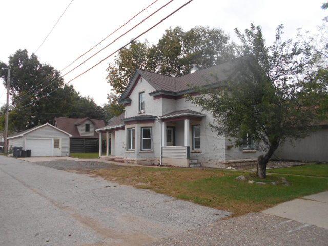 810 S 16th St, La Crosse, WI 54601