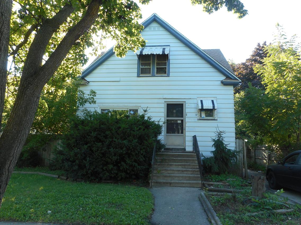 6706 26th Ave, Kenosha, WI 53143