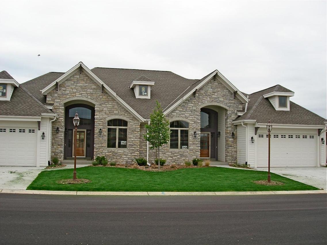 3501 Hawthorne Hill, Waukesha, WI 53188