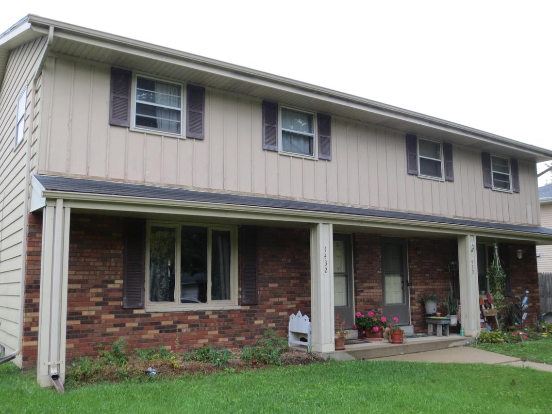 1430 Oakdale Dr. #1432, Waukesha, WI 53189