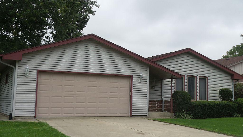 4308 Pine Ridge, Racine, WI 53403