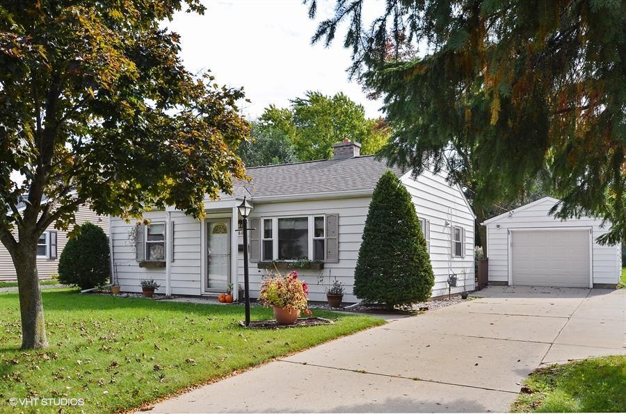 607 Hillcrest St, West Bend, WI 53095