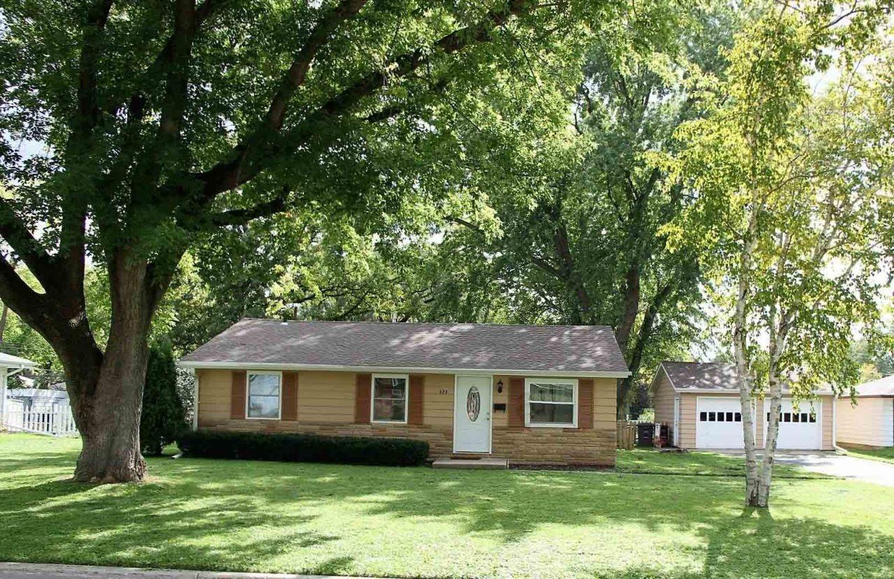 423 Henry St, Mukwonago, WI 53149