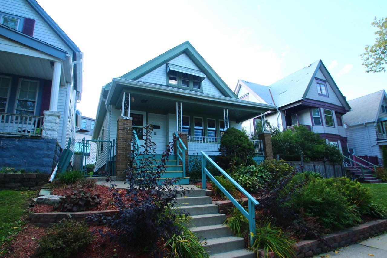 2523 S Williams St, Milwaukee, WI 53207