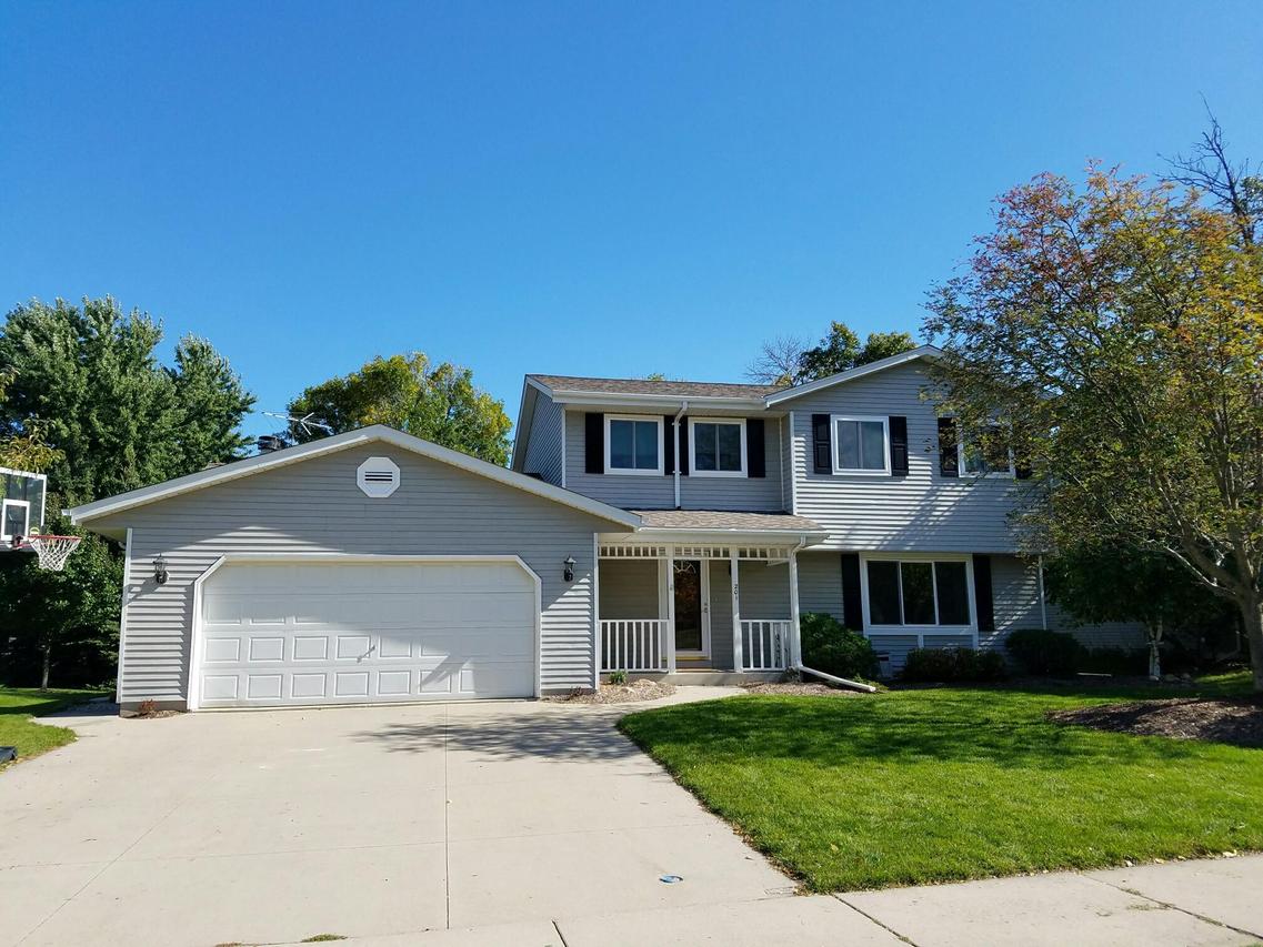 201 Gorman Way, West Bend, WI 53095
