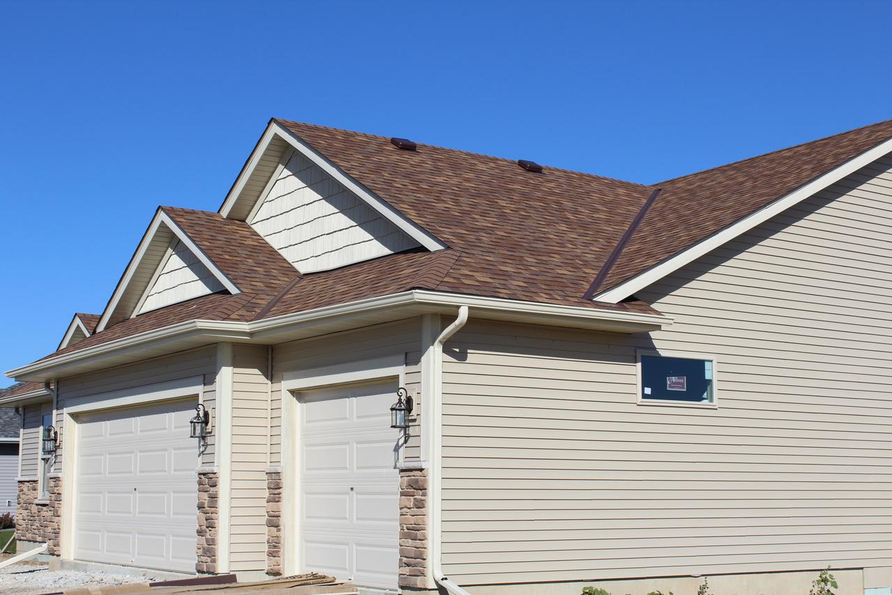 2007 Raintree Ln, Mount Pleasant, WI 53406