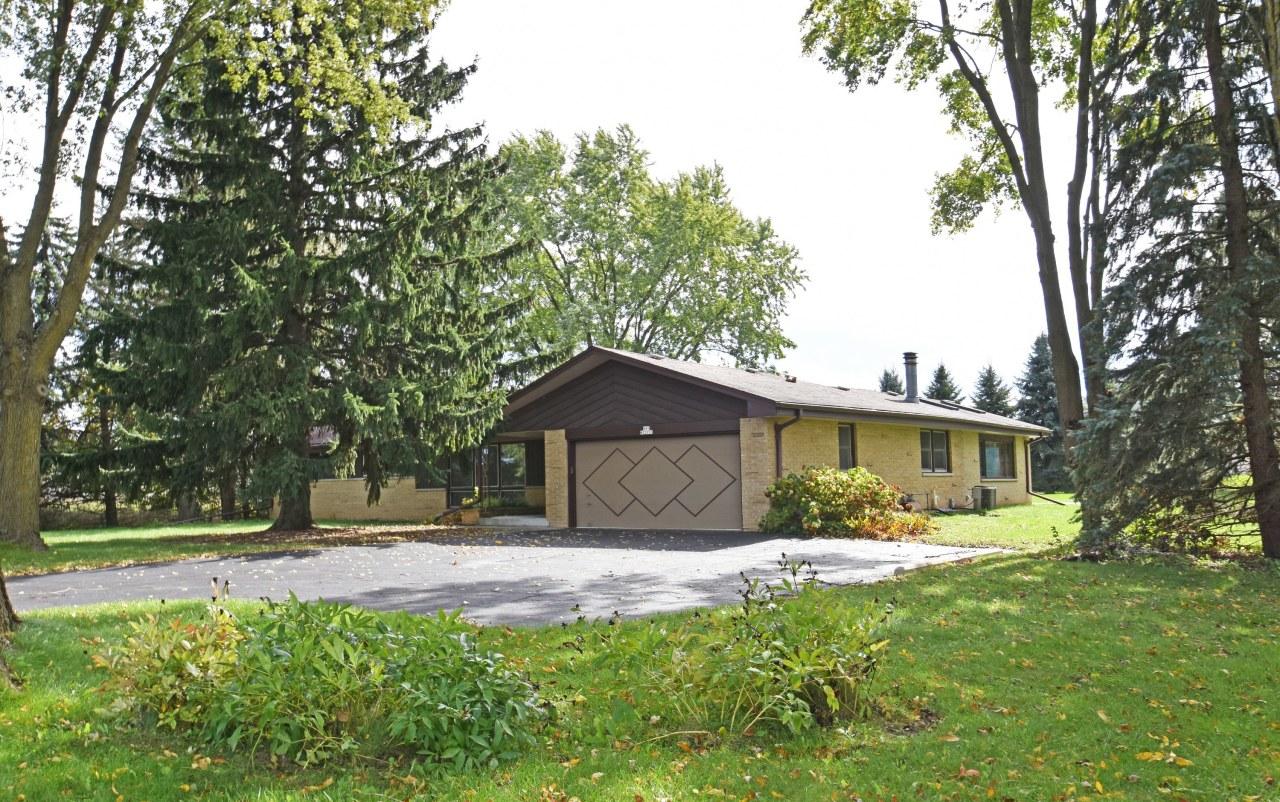 N45W22955 Lindsay Rd, Pewaukee, WI 53072