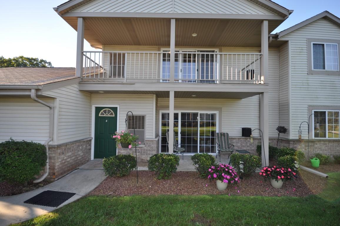 871 E Loos St #4, Hartford, WI 53027