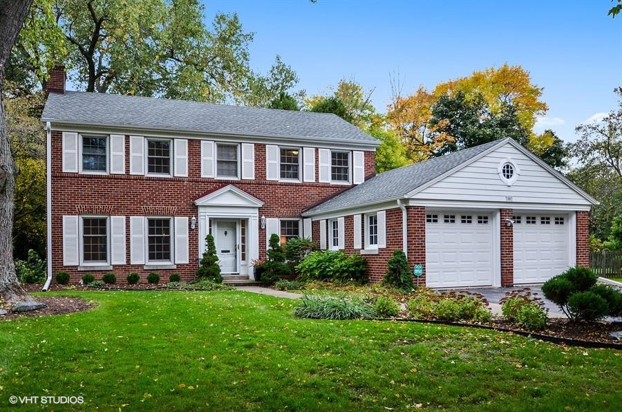 7007 N Barnett Ln, Fox Point, WI 53217