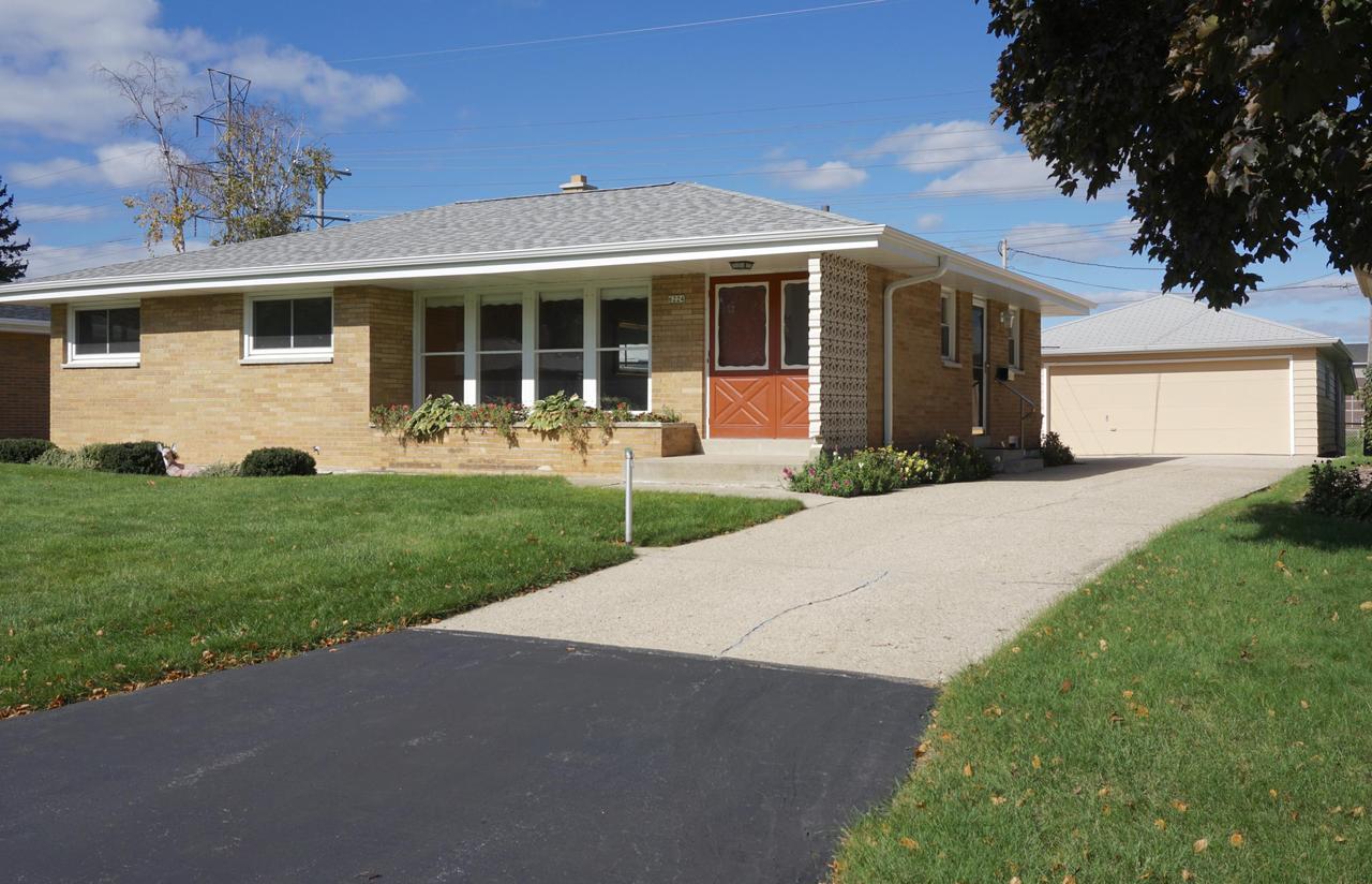 6224 W Plainfield Ave, Greenfield, WI 53220