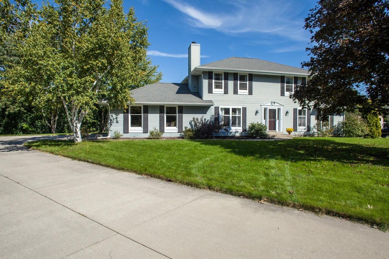 15019 W Vera Cruz Ct., New Berlin, WI 53151