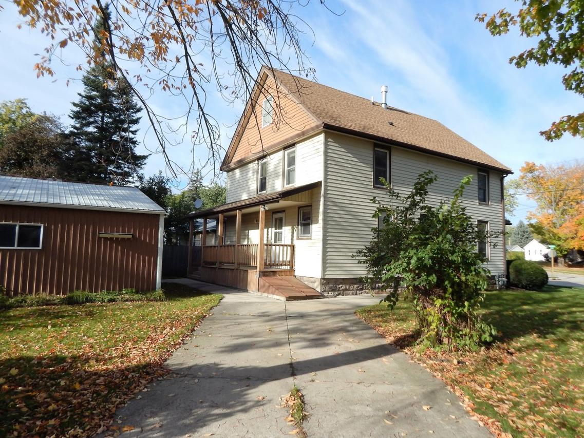 541 Branch St, Hartford, WI 53027