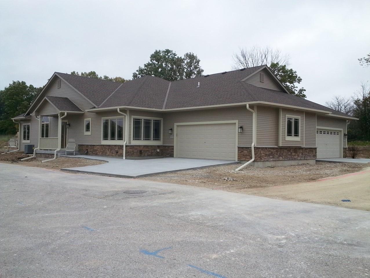W206N16274 Melroy Pl #7, Jackson, WI 53037