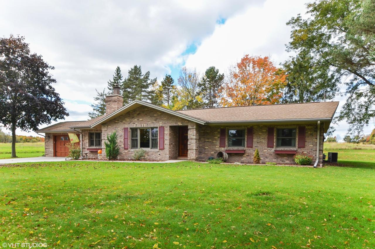 3317 High Rd, Hartford, WI 53027