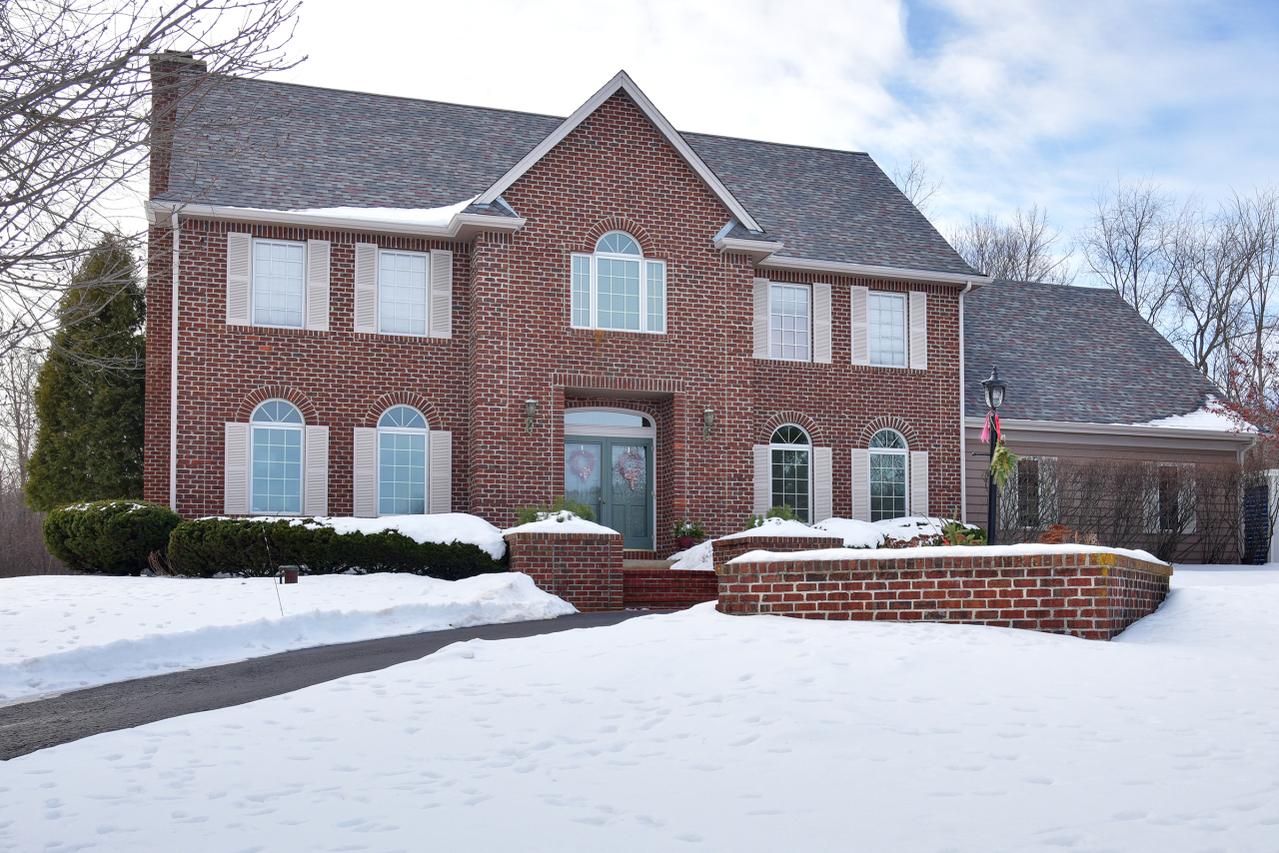 621 Stonegate Pass, Richfield, WI 53017