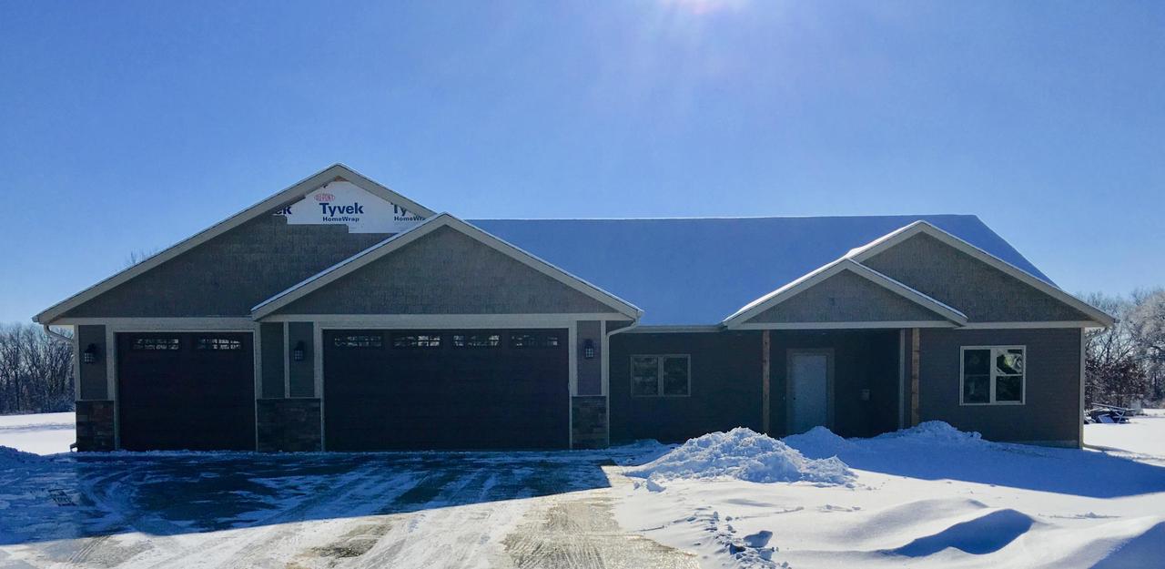 W8011 Henry Ct., Holland, WI 54636