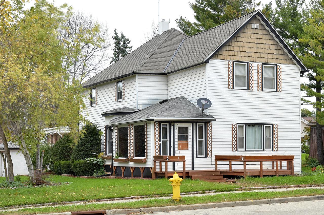 215 Kettle Moraine Dr., Slinger, WI 53086