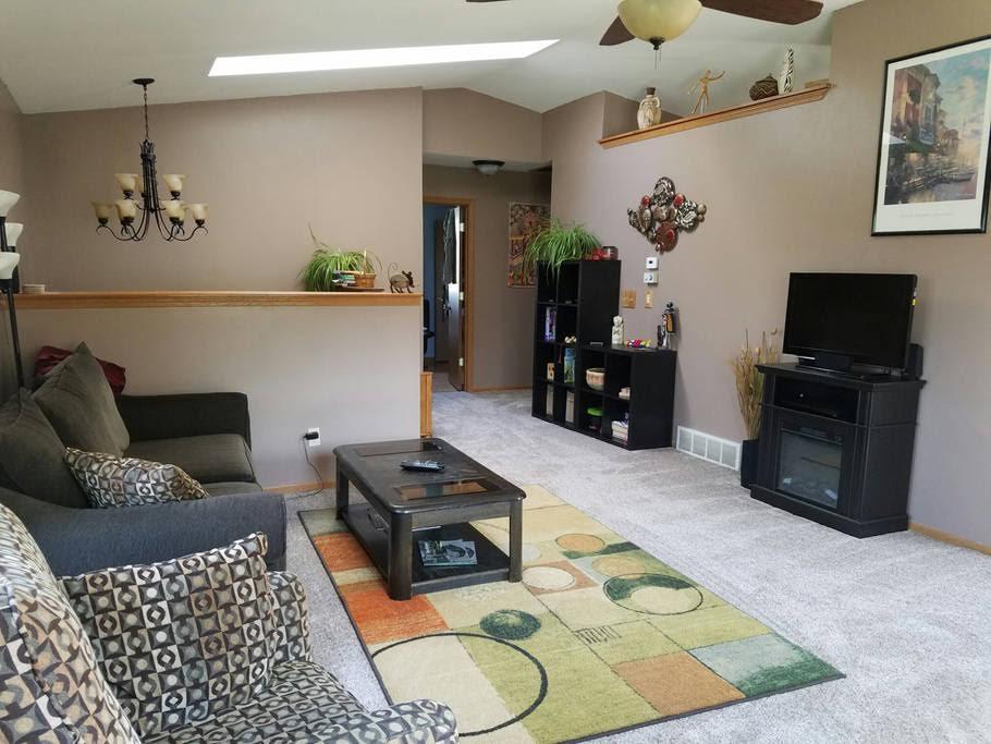 415 Amparo St, Elkhorn, WI 53121