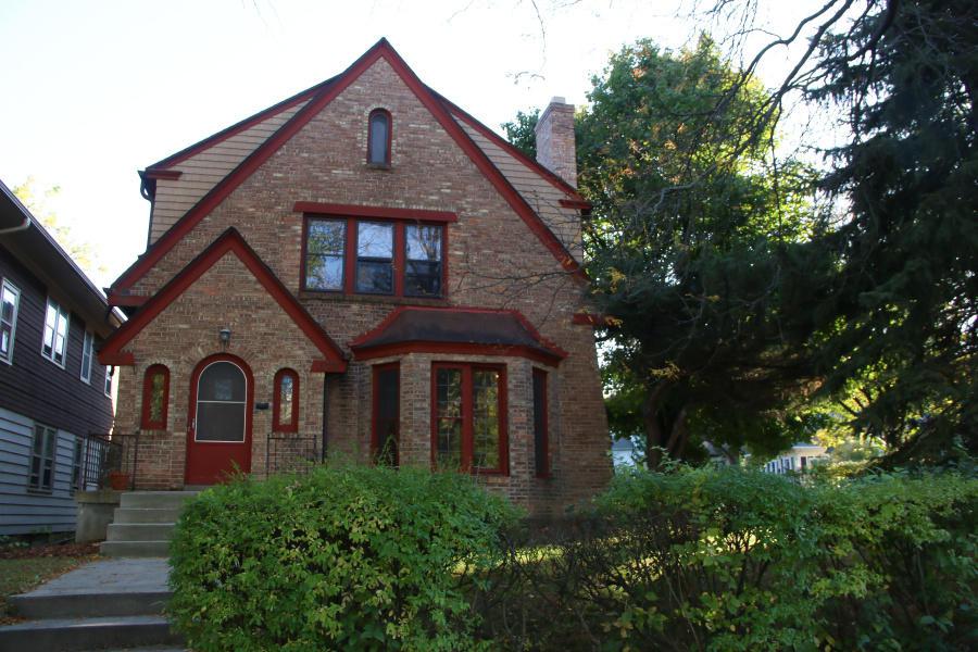 6731 W Lloyd St #A, Wauwatosa, WI 53213