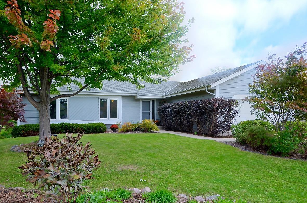 4160 W Martinton Dr, Franklin, WI 53132