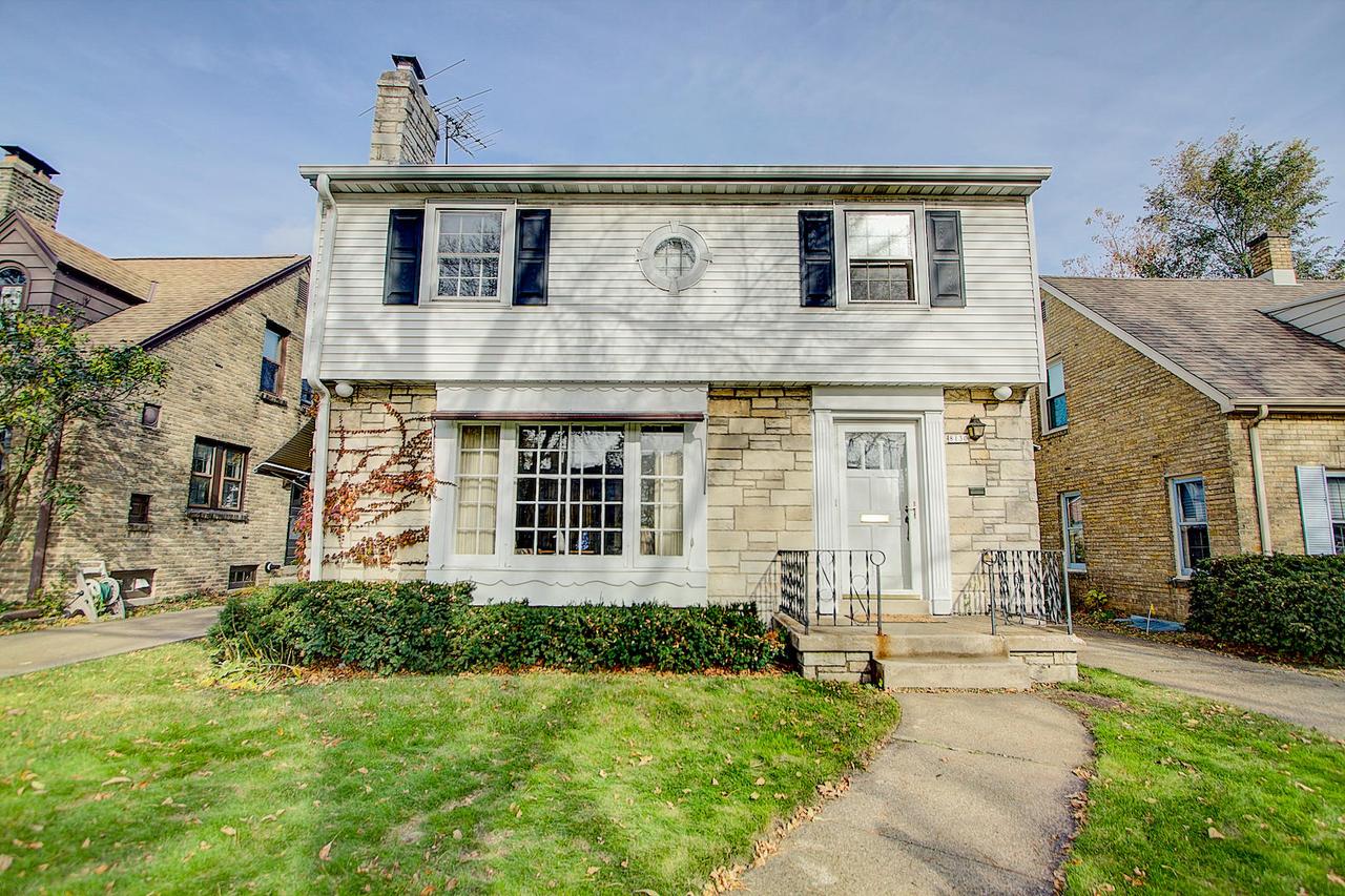 8130 Currie Ave, Wauwatosa, WI 53213