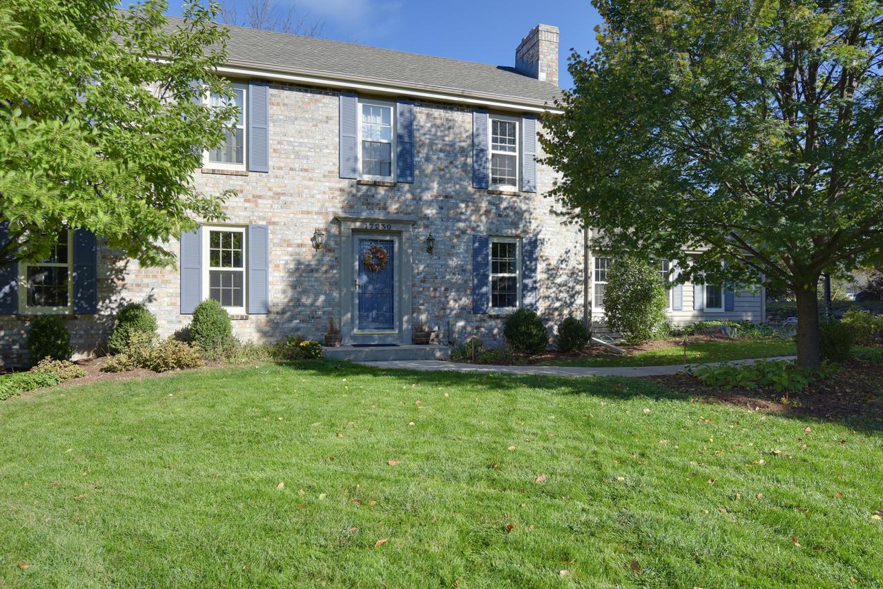 17230 Saint James Rd, Brookfield, WI 53045