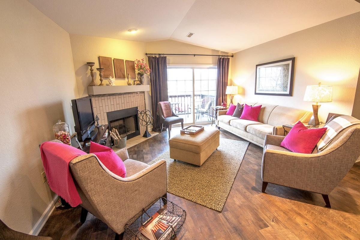 N15W26525 Tall Reeds Ln #F, Pewaukee, WI 53072