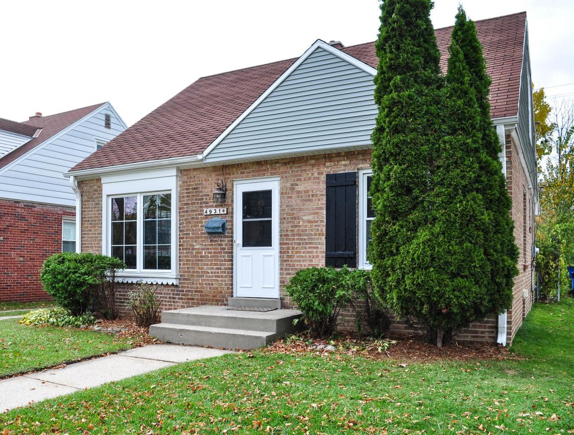 4931 N Berkeley Blvd., Whitefish Bay, WI 53217