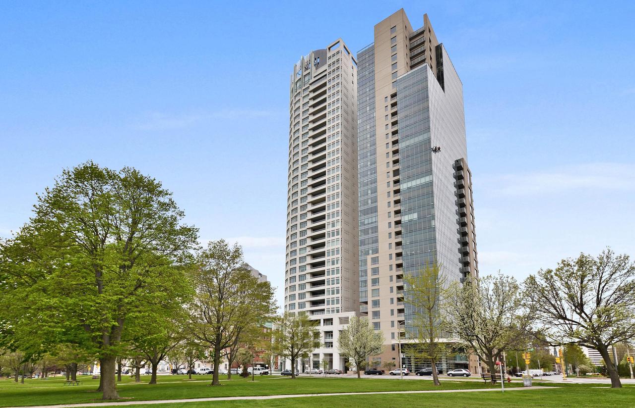 923 E Kilbourn Ave. #2203, Milwaukee, WI 53202